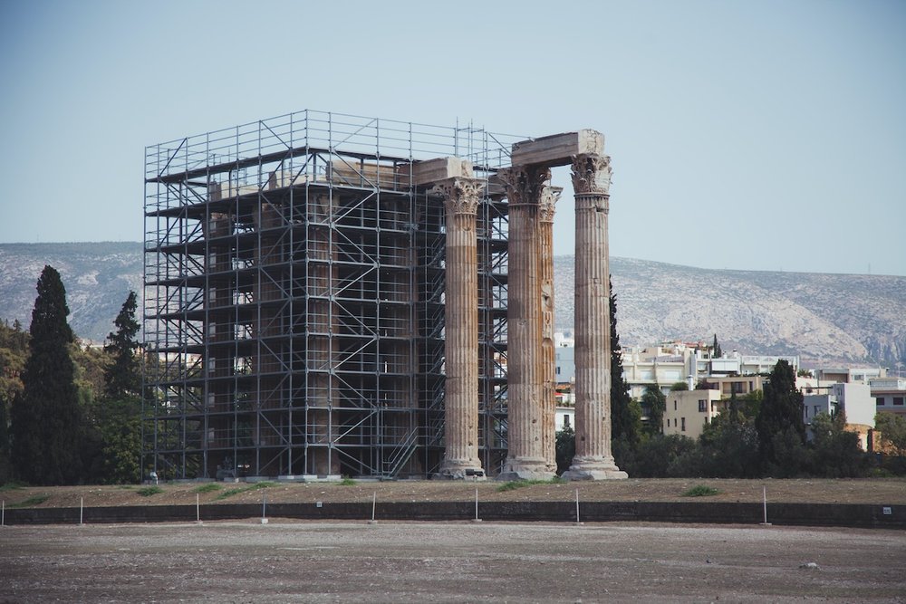   Temple of Olympian Zeus, Athens, Greece (ISO 100, 95 mm,  f /4.0, 1/800 s)  