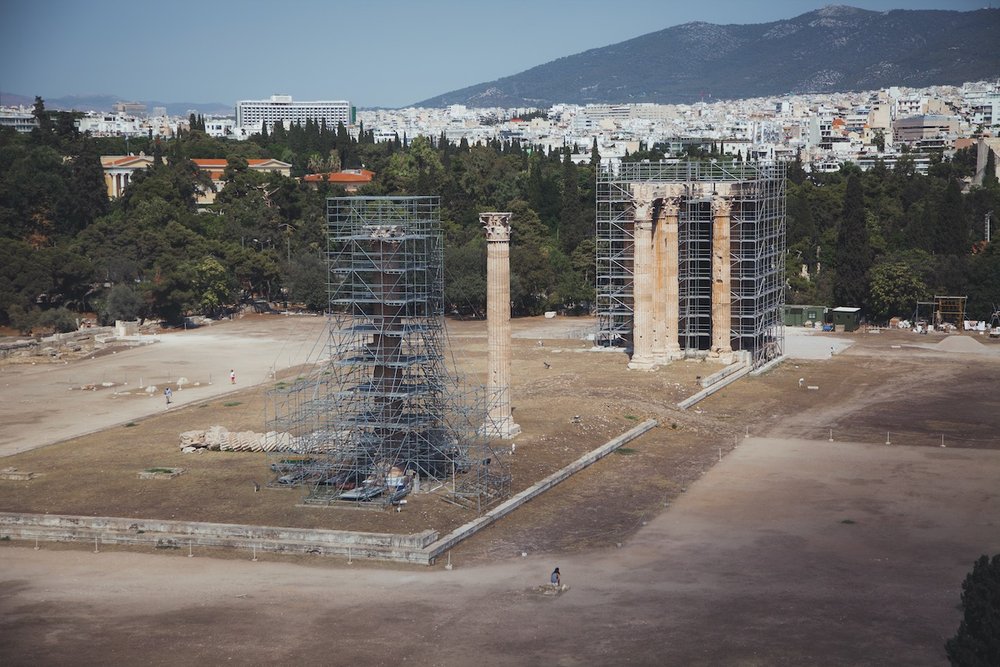   Temple of Olympian Zeus, Athens, Greece (ISO 100, 67 mm,  f /4.0, 1/1600 s)  