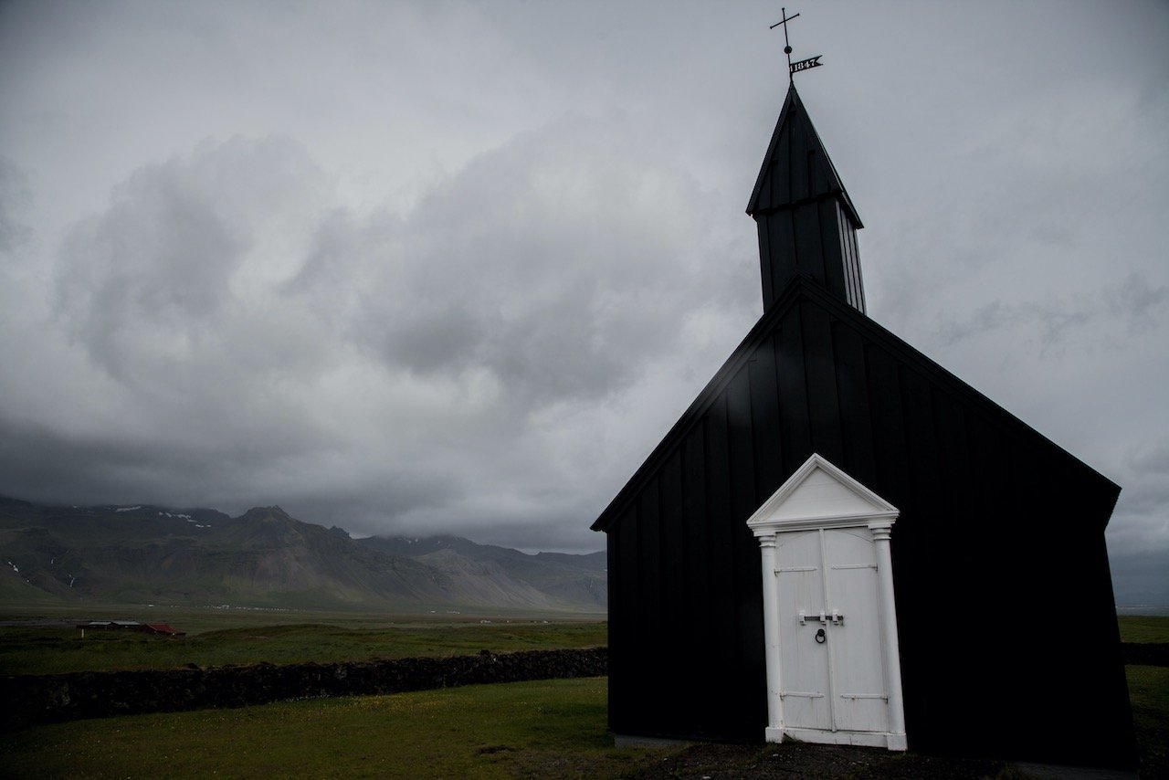   Búðakirkja, Snaefellsnes, Iceland (ISO 200, 24 mm,  f /8, 1/320 s)  