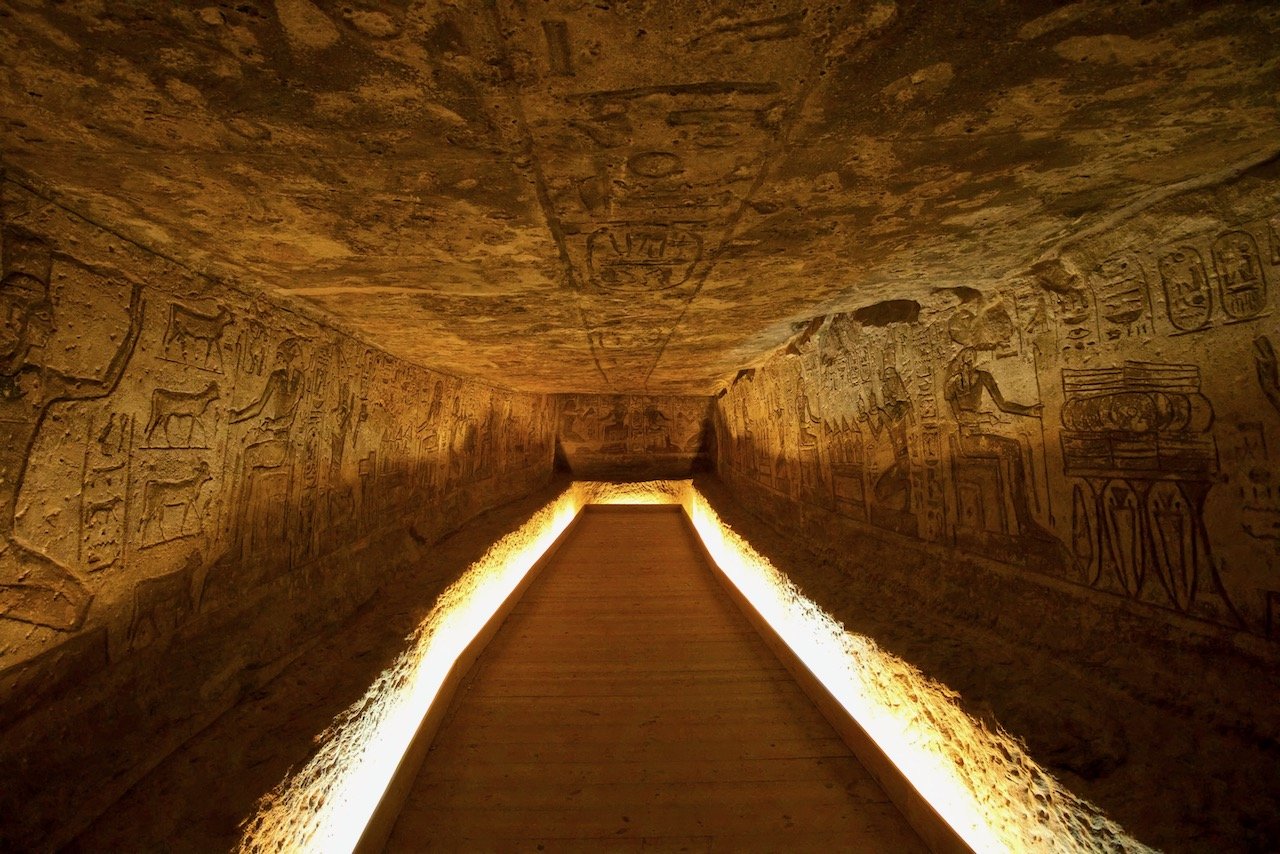   Abu Simbel Temples, Aswan, Egypt (ISO 3200, 10 mm,  f /5, 1/15 s)  