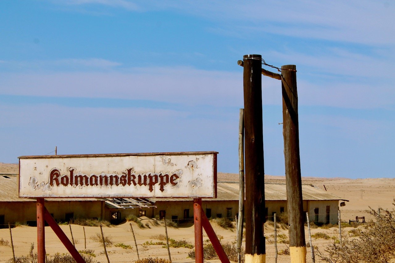   Kolmanskop, Namibia (ISO 100, 55 mm, f/11, 1/320 s)  