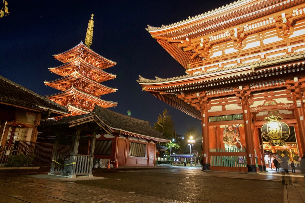   Senso-Ji Temple, Tokyo, Japan (ISO 800, 24 mm, f/8, 1 s)  