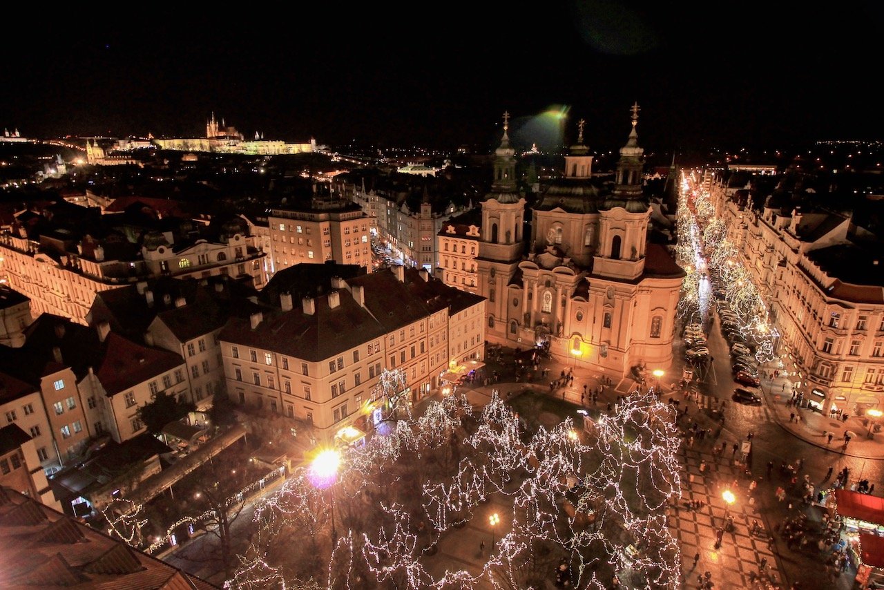   Christmas Markets, Old Town Square, Prague, Czech Republic (ISO 800, 10 mm,  f /5.6, 1/4 s)  