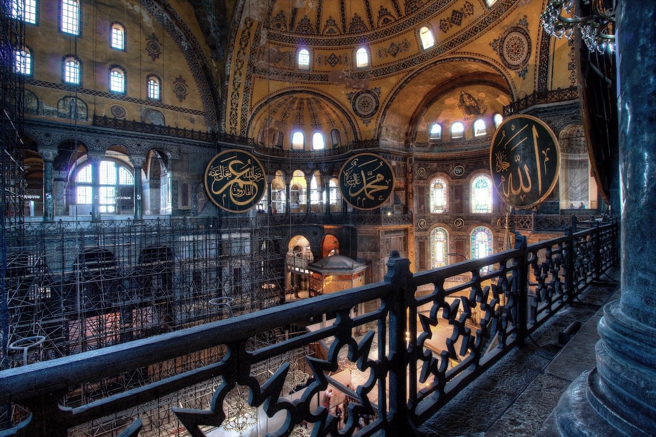   Hagia Sophia, Istanbul, Turkey (ISO 100, 10 mm,  f /11, 1 s)  