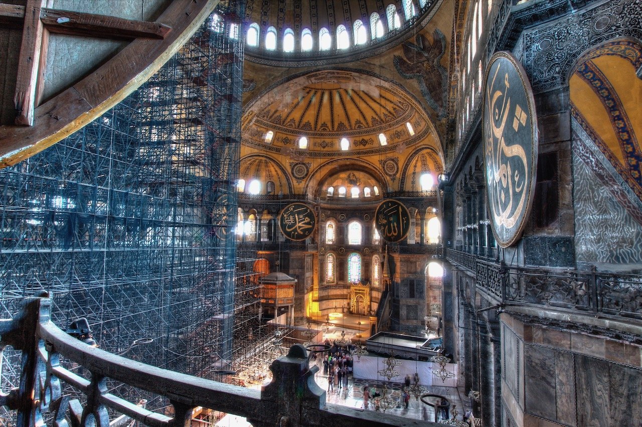   Hagia Sophia, Istanbul, Turkey (ISO 100, 12 mm,  f /11, 2 s)  