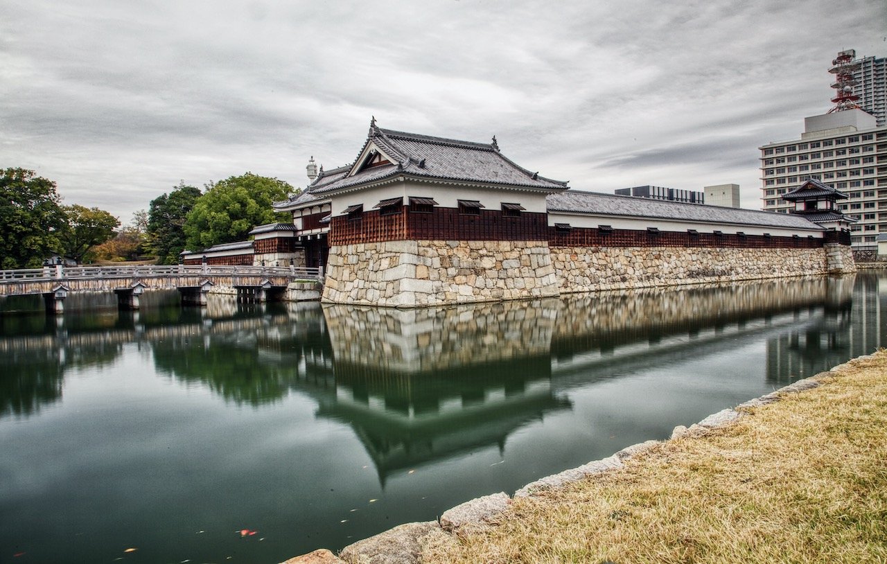   Hiroshima Castle Moat, Hiroshima, Japan (ISO 100, 24 mm,  f /22, 1.6 s)  