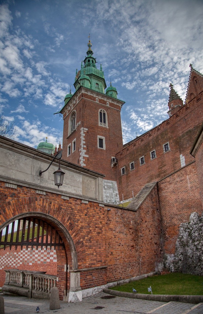  Wawel Castle, Kraków, Poland (ISO 100, 24 mm,  f /4, 1/400 s)  