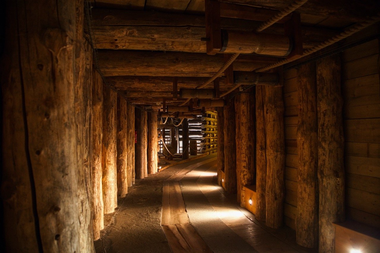   Wieliczka Salt Mine, Kraków, Poland (ISO 2500, 24 mm,  f /4, 1/6 s)  