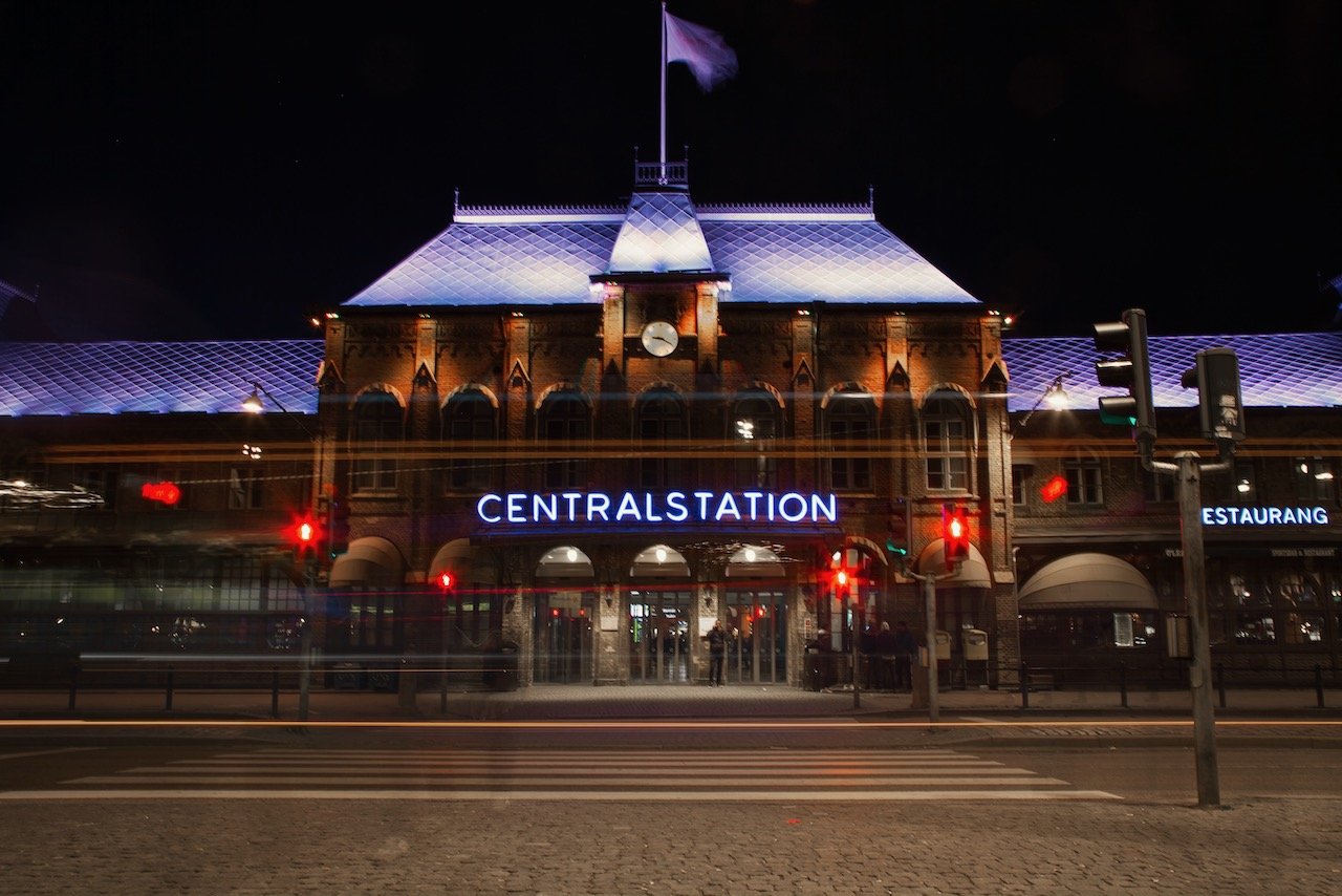   Central Station,&nbsp;Gothenburg, Sweden (ISO 100, 32 mm,  f /14, 5 s)  