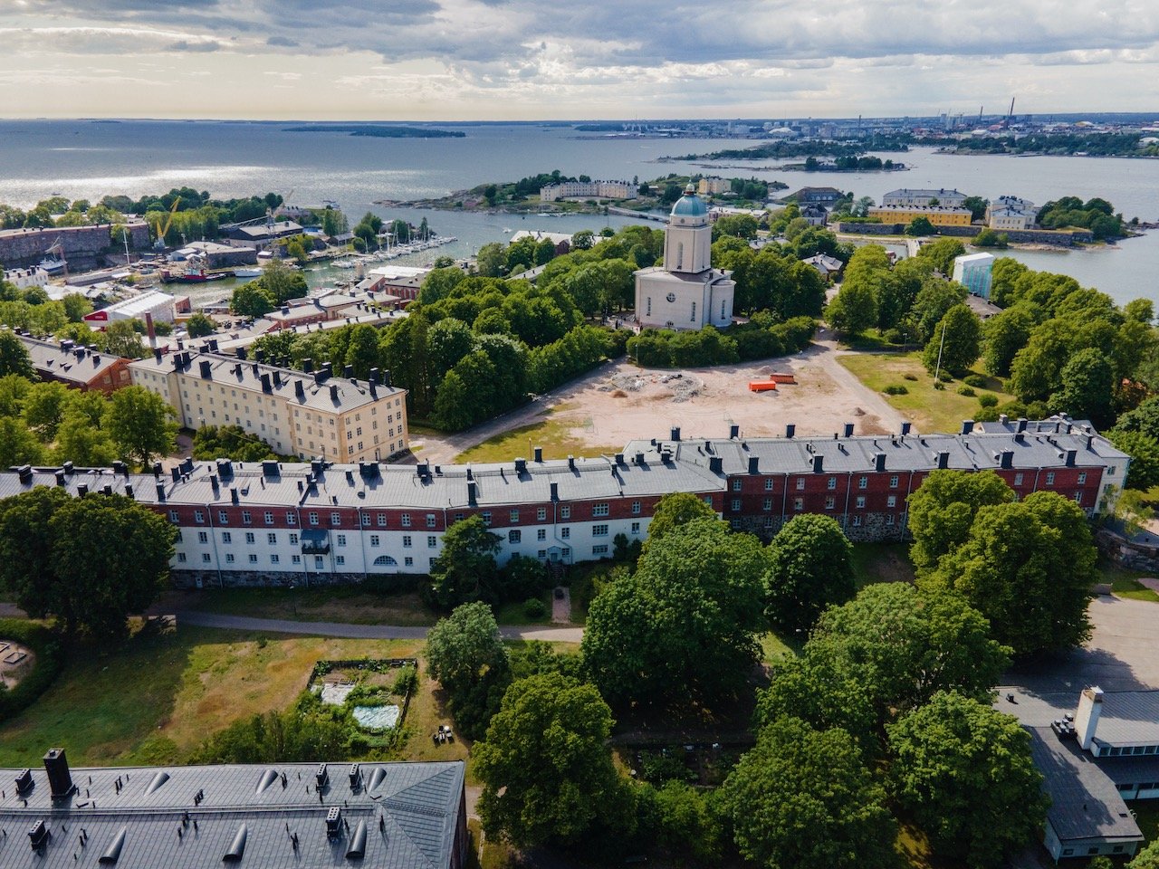   Suomenlinna, Helsinki, Finland (ISO 200, 24 mm,  f /2.8, 1/60 s)  