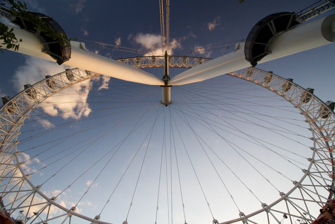   London Eye, London, England (ISO 1600, 10 mm,  f /8, 1/320 s)  