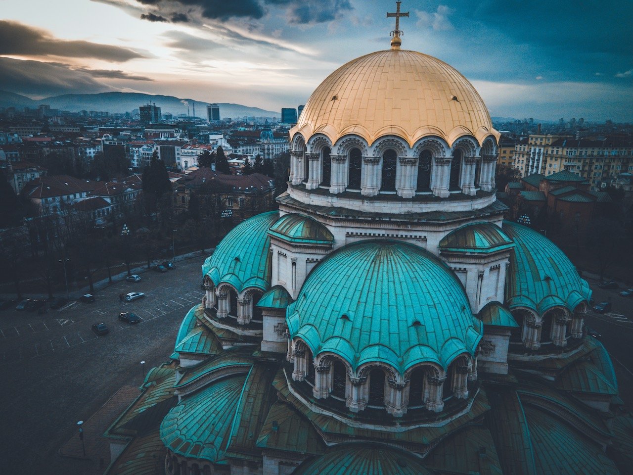   Alexander Nevsky Cathedral, Sofia, Bulgaria (ISO 200, 4.5 mm,  f /2.8, 1/15 s)  