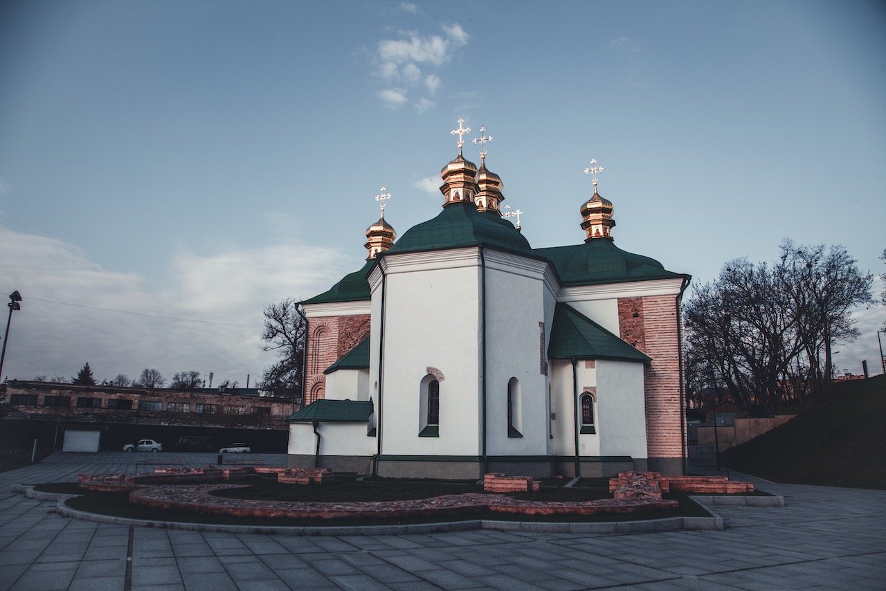   Church of the Saviour at Berestove, Kiev, Ukraine (ISO 100, 24 mm,  f /8, 1/320 s)  