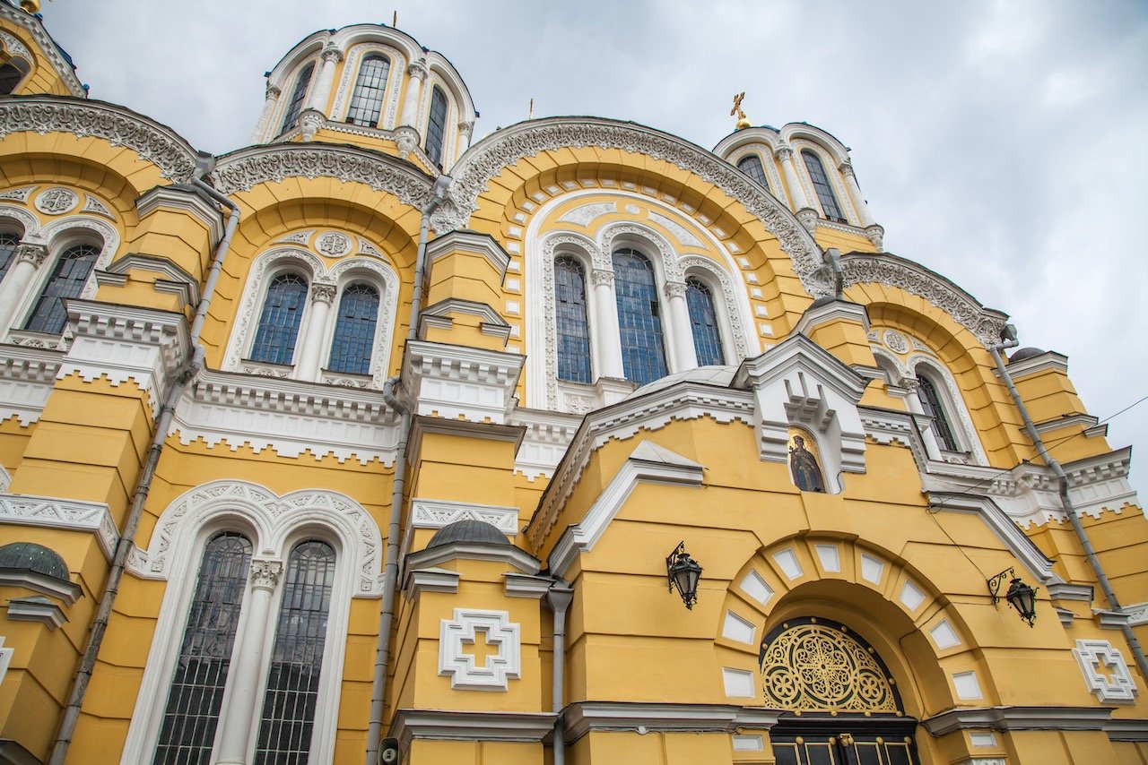   St. Volodymyr's Cathedral, Kiev, Ukraine (ISO 100, 24 mm,  f /8, 1/160 s)  