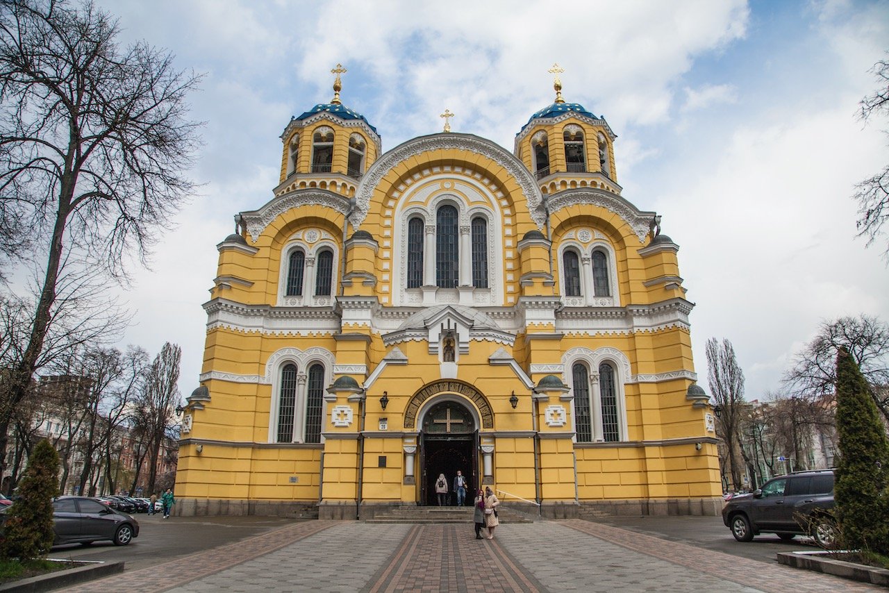   St. Volodymyr's Cathedral, Kiev, Ukraine (ISO 100, 24 mm,  f /8, 1/320 s)  