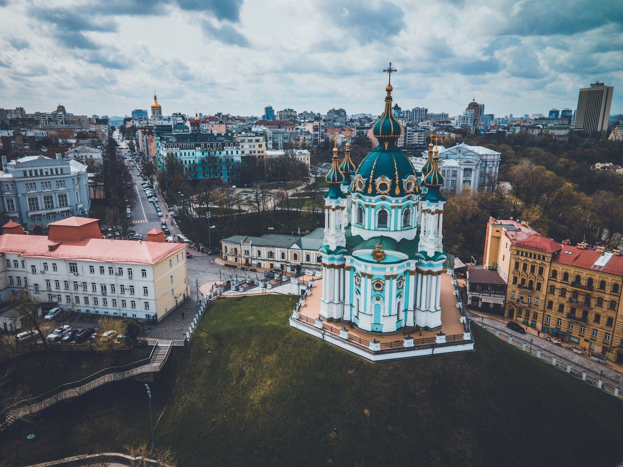   St. Andrew’s Church, Kiev, Ukraine (ISO 100, 4.5 mm,  f /2.8, 1/25 s)  