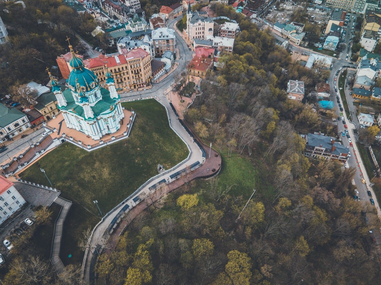   St. Andrew’s Church, Kiev, Ukraine (ISO 190, 4.5 mm,  f /2.8, 1/15 s)  