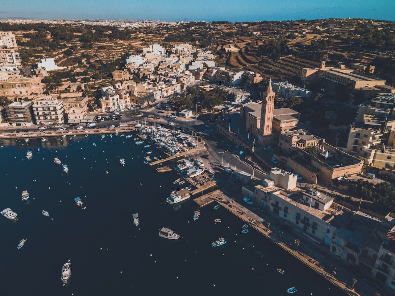   Knisja Parrokkjali ta 'Marsascala, Malta (ISO 100, 4.5 mm,  f /2.8, 1/25 s)  