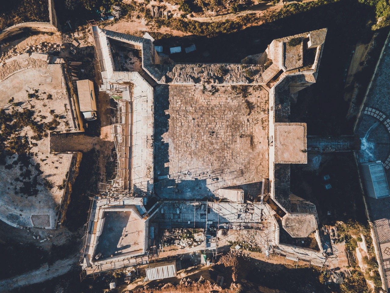   St. Thomas Tower, Marsaskala, Malta (ISO 140, 4.5 mm,  f /2.8, 1/15 s)  