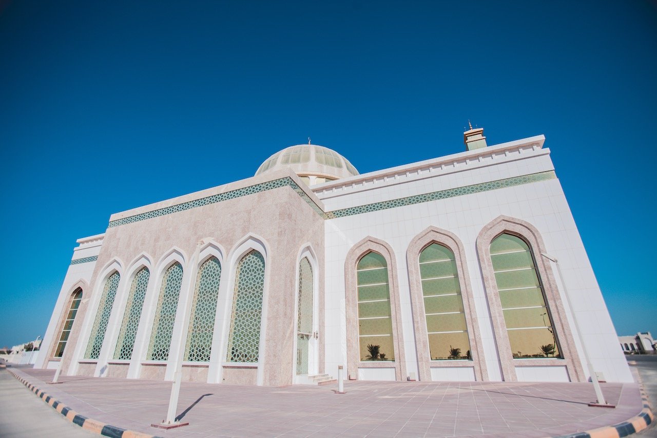   Salman bin Hamad Mosque, Bahrain (ISO 100, 16 mm,  f /4, 1/1250 s)  
