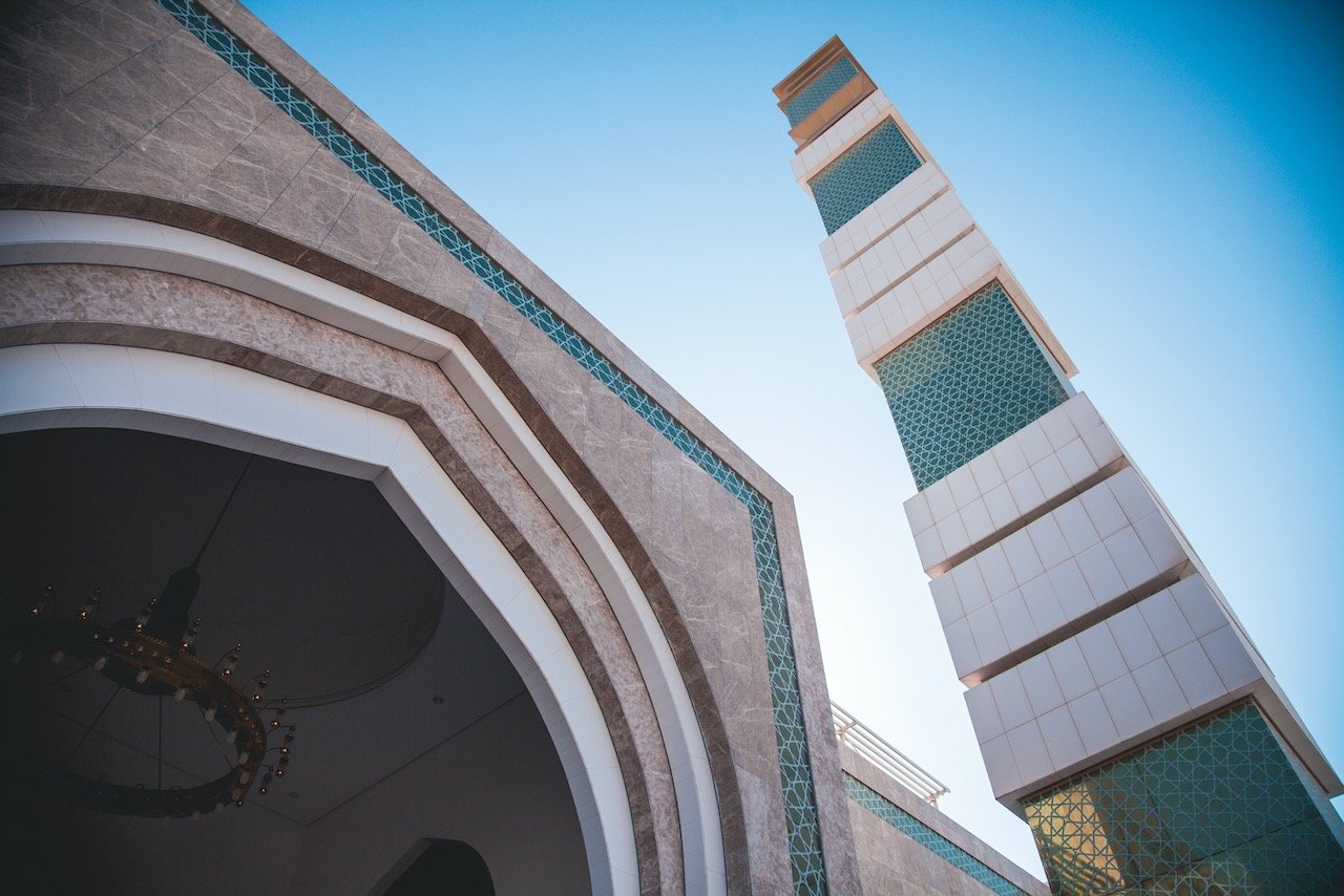   Salman bin Hamad Mosque, Bahrain (ISO 100, 24 mm,  f /4, 1/1000 s)  