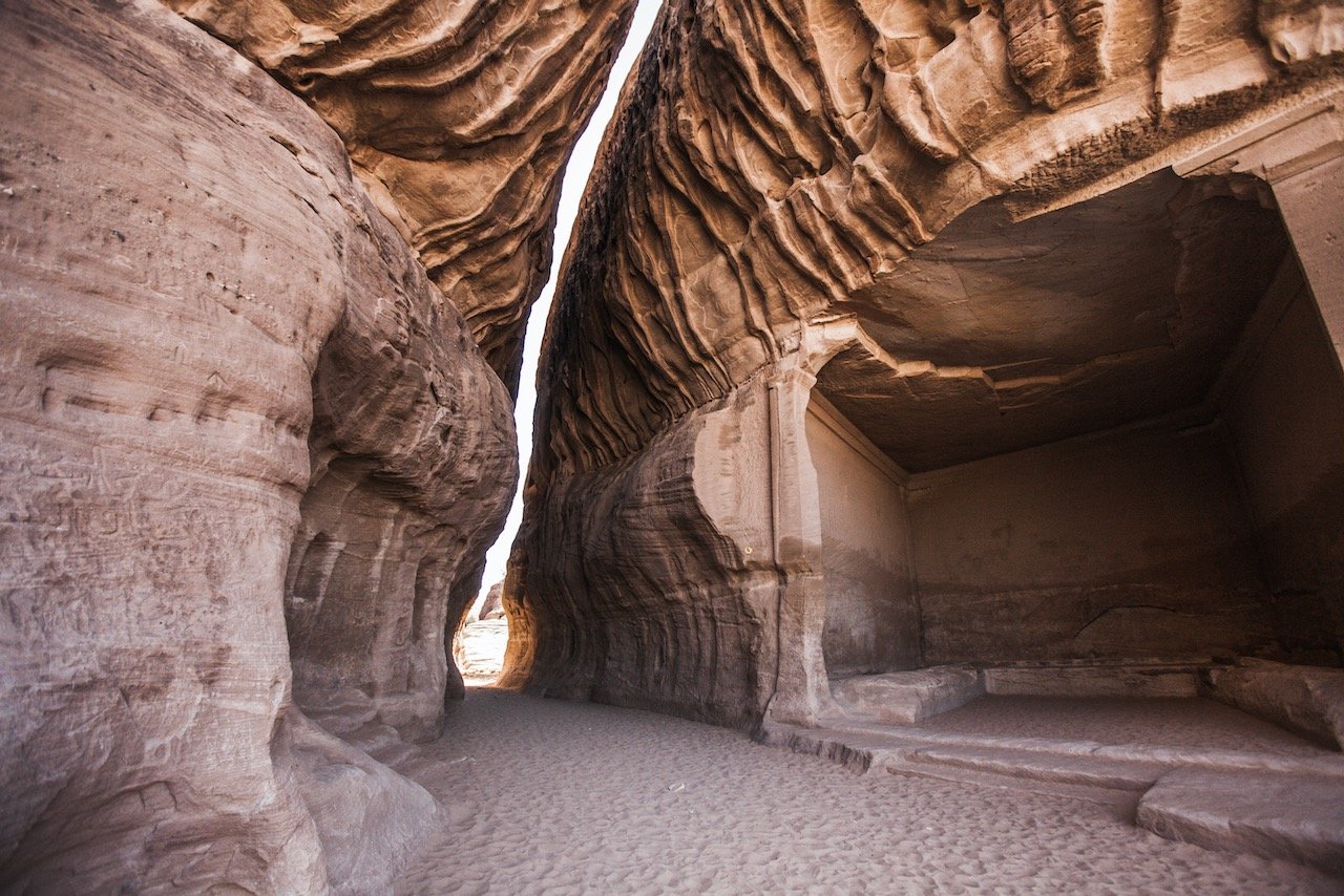   Diwan Chamber, Hegra, Saudi Arabia (ISO 1000, 16 mm,  f /4.5, 1/1250 s)  