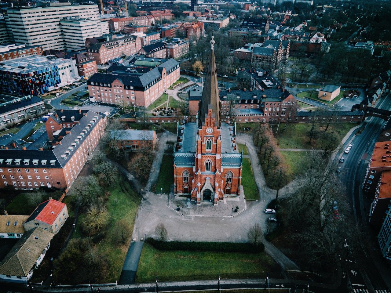   All Saints Church, Lund, Sweden (ISO 100, 4.5 mm,  f /2.8, 1/200 s)  