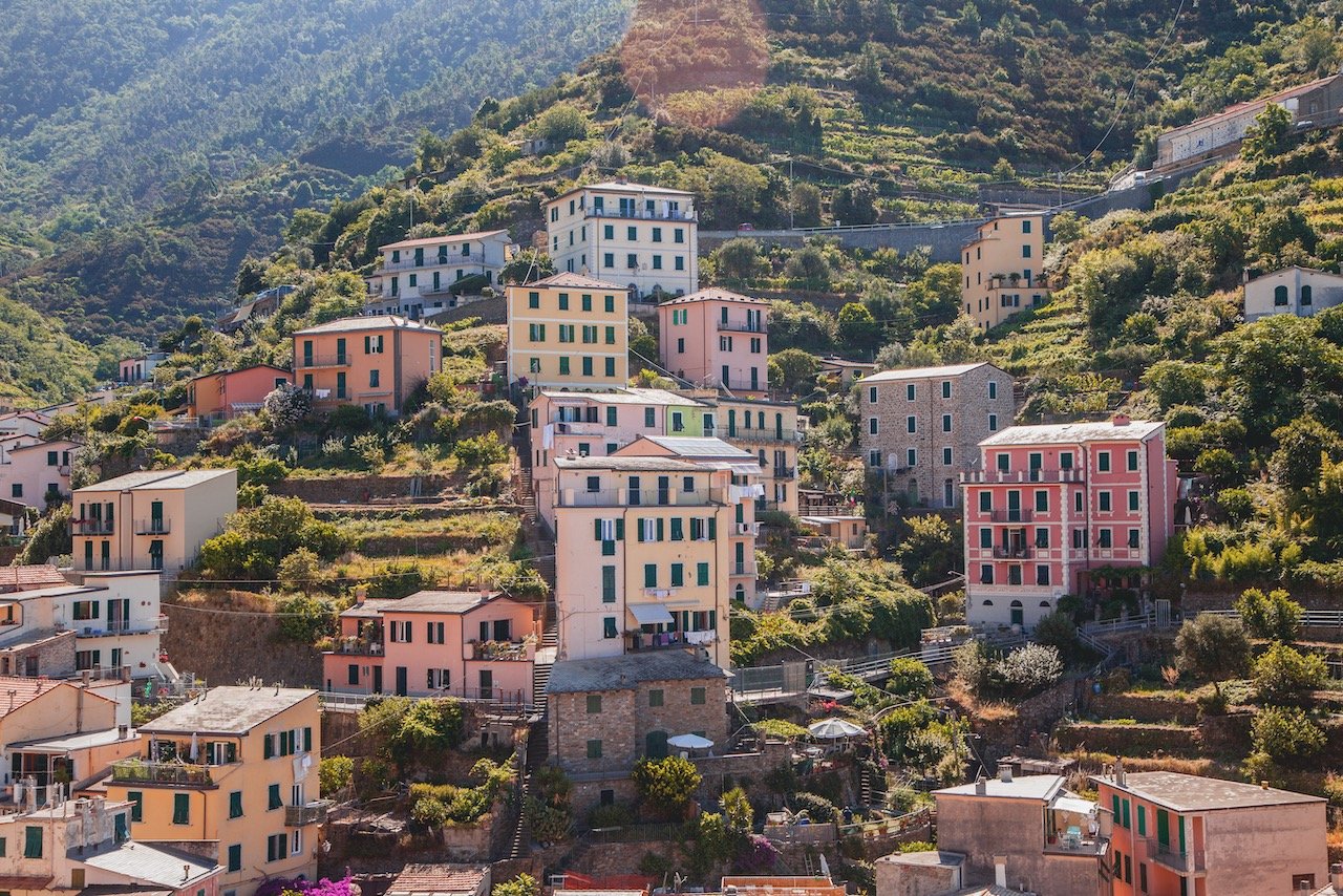   Riomaggiore, Cinque Terre, Italy (ISO 100, 50 mm,  f /6.3, 1/80 s)  