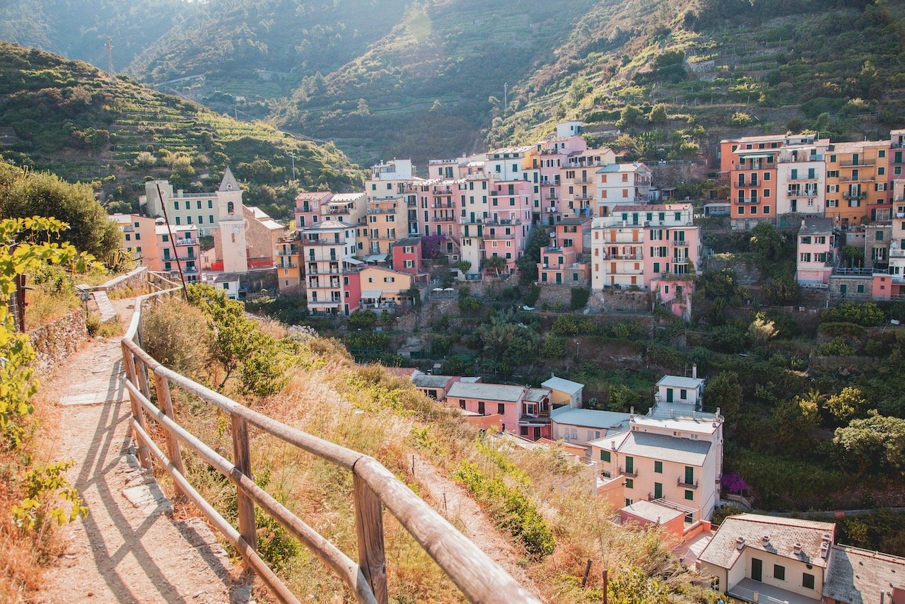   Manarola, Cinque Terre, Italy (ISO 200, 28 mm,  f /8, 1/200 s)  