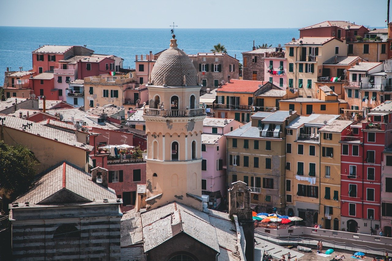   Vernazza, Cinque Terre, Italy (ISO 100, 58 mm,  f /8, 1/320 s)  