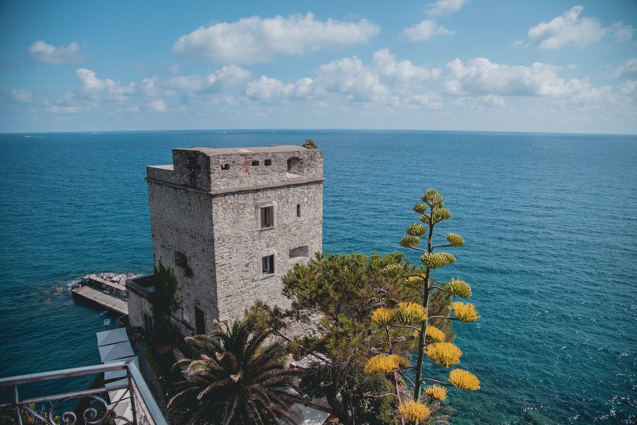   Torre Aurora, Cinque Terre, Italy (ISO 100, 24 mm,  f /4, 1/1250 s)  