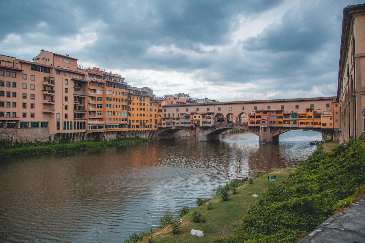   Ponte Vecchio, Florence, Italy (ISO 800, 24 mm,  f /4, 1/2000 s)  
