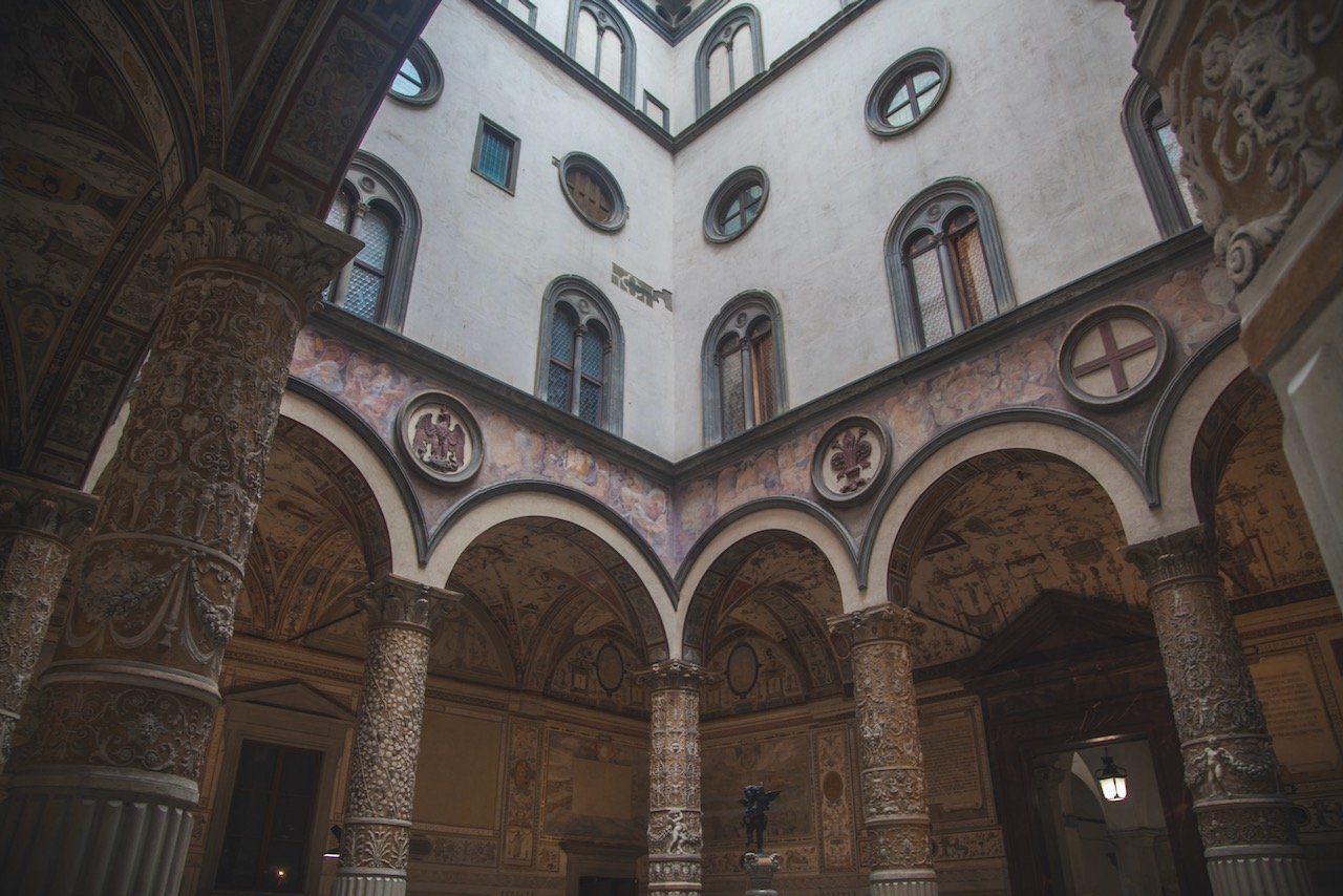   Palazzo Vecchio, Florence, Italy (ISO 400, 24 mm,  f /4, 1/25 s)  