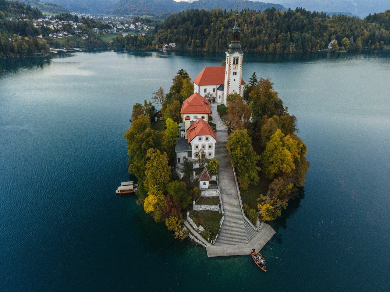   Pilgrimage Church of the Assumption of Maria, Bled, Slovenia (ISO 400, 4.5 mm,  f /2.8, 1/40 s)  