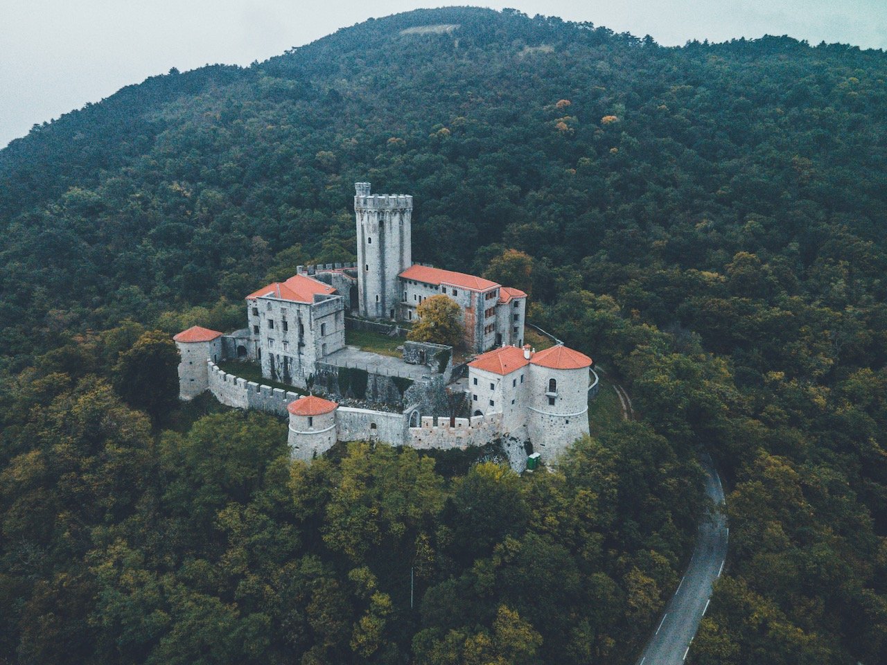   Rihemberk Castle, Slovenia (ISO 800, 4.5 mm,  f /2.8, 1/40 s)  