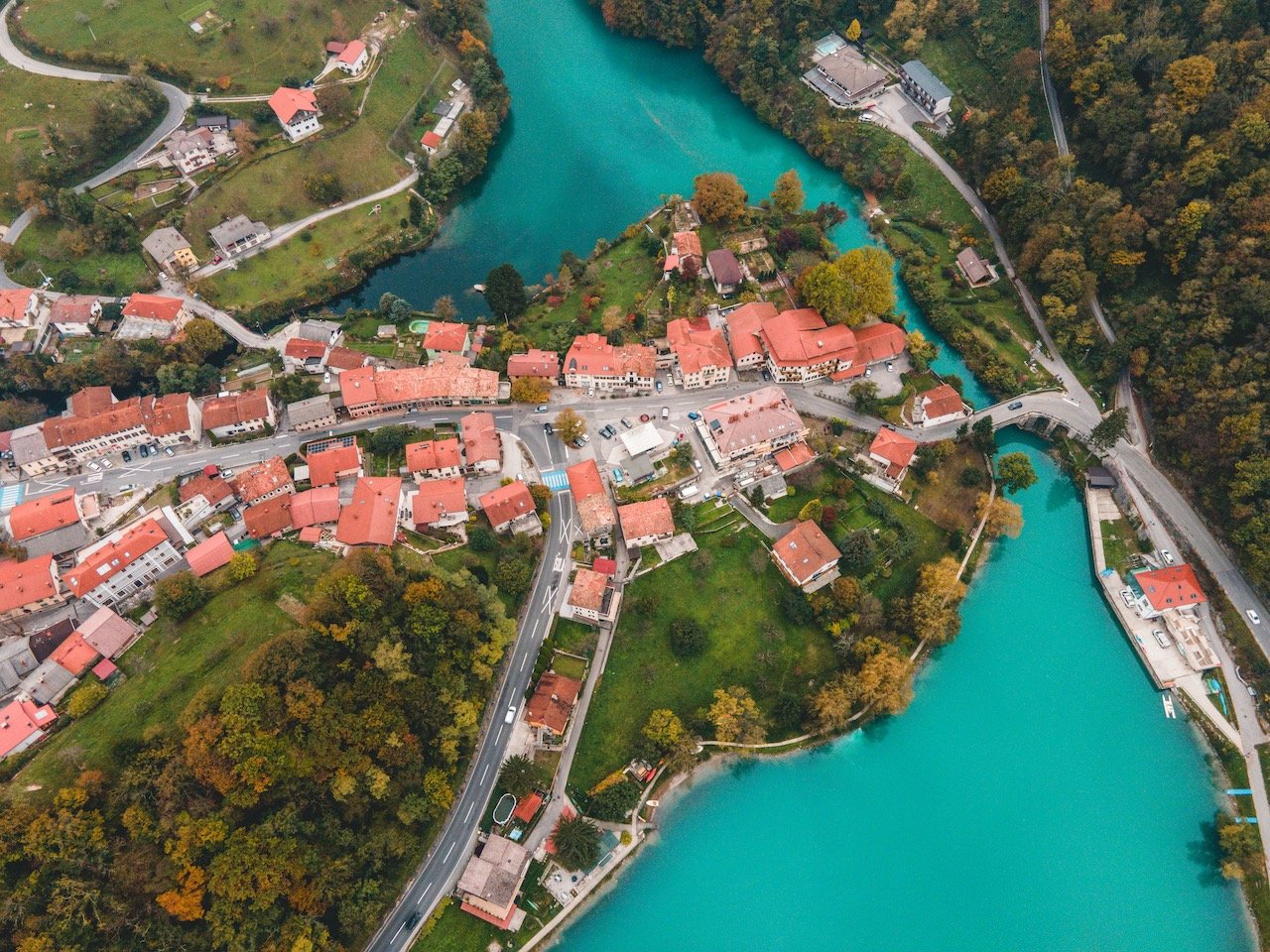   Most Na Soci, Slovenia (ISO 100, 4.5 mm,  f /2.8, 1/40 s)  