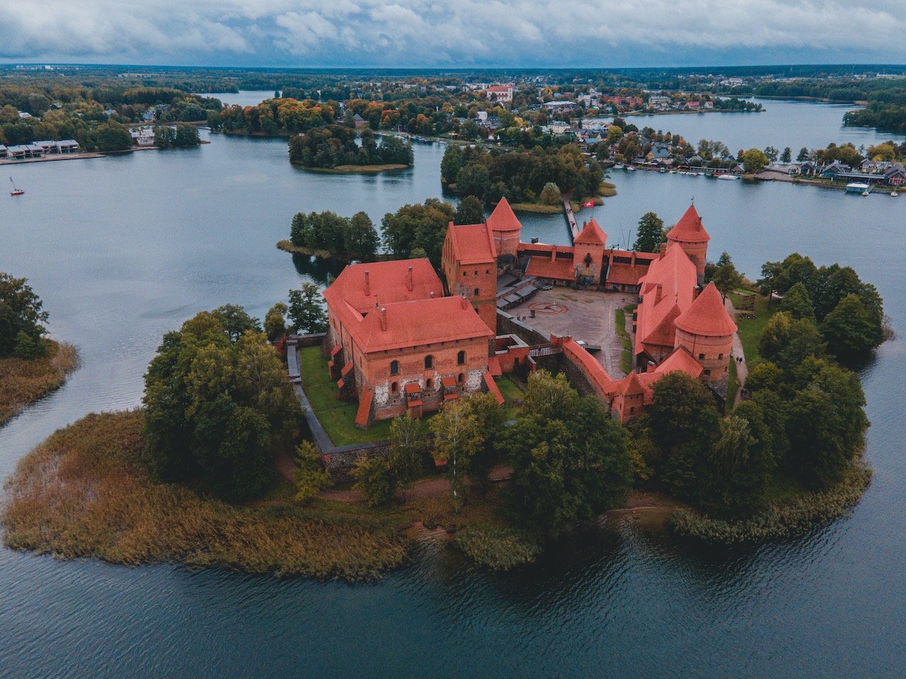   Trakai Island Castle, Trakai, Lithuania (ISO 200, 4.5 mm,  f /2.8, 1/40 s)  