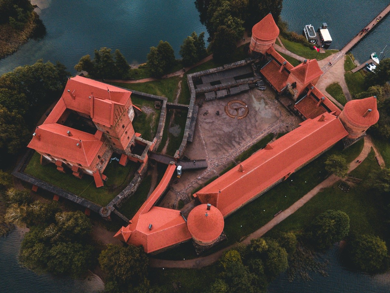   Trakai Island Castle, Trakai, Lithuania (ISO 200, 4.5 mm,  f /2.8, 1/40 s)  