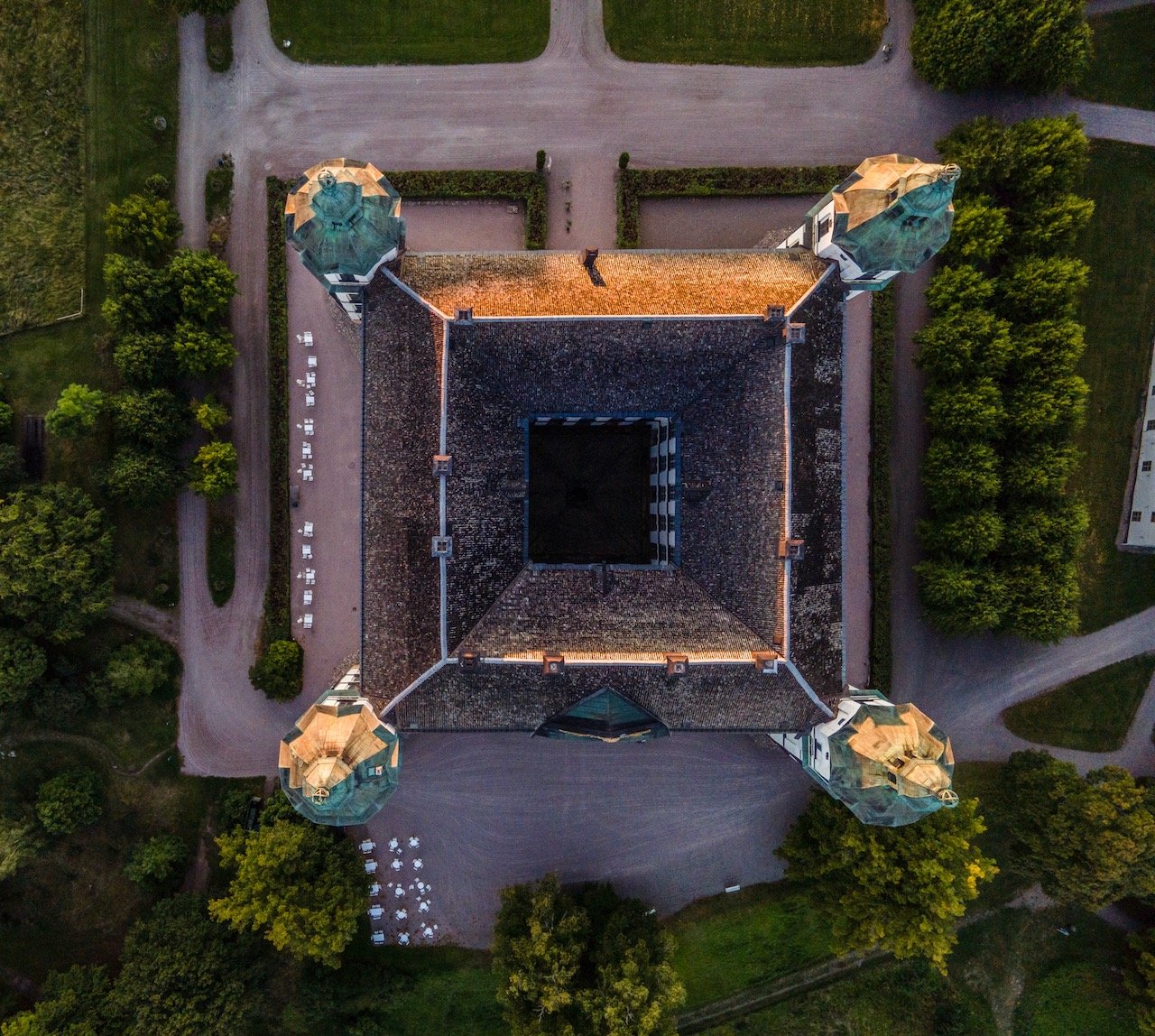   Skokloster Slott, Sweden (ISO 100, 4.5 mm,  f /2.8, 1/120 s)  