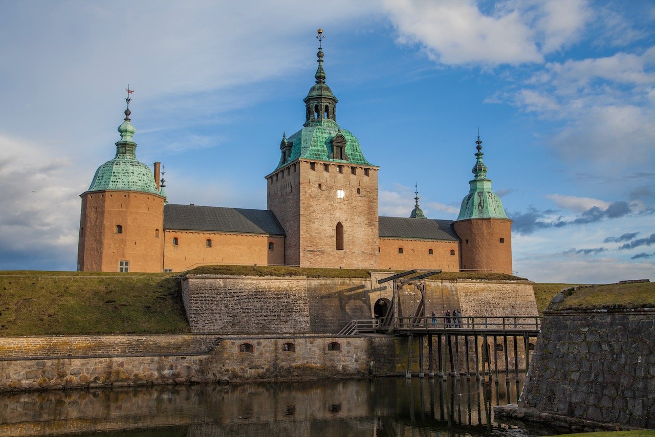   Kalmar Castle, Kalmar, Sweden (ISO 100, 35 mm,  f /8, 1/125 s)  