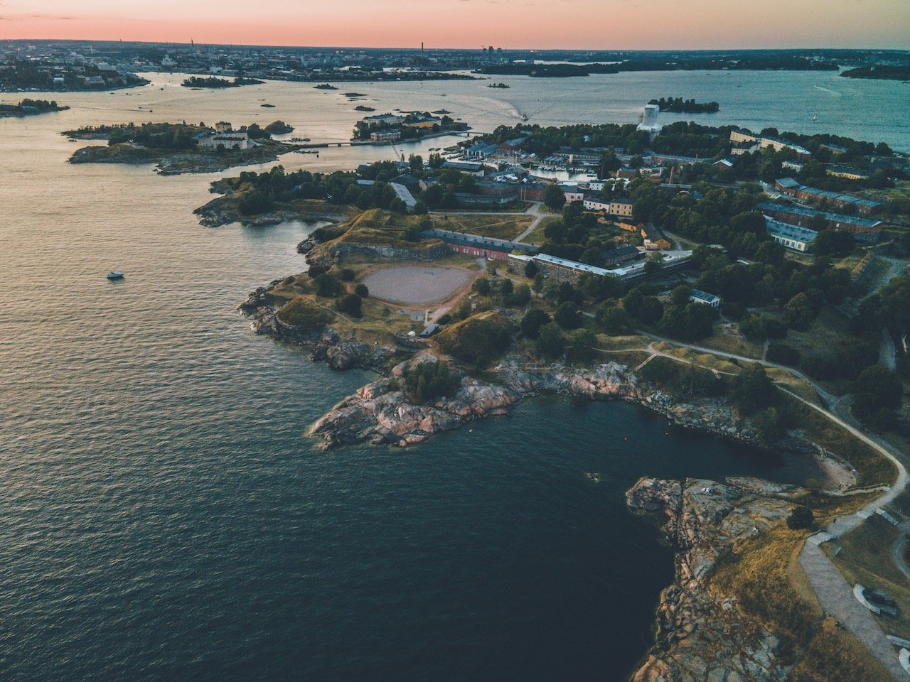   Suomenlinna, Helsinki, Finland (ISO 200, 4.5 mm,  f /2.8, 1/100 s)  