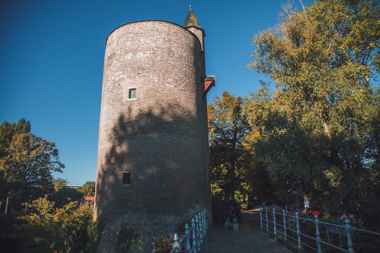   Gunpowder Tower, Bruges, Belgium   (ISO 400, 24 mm,  f /4.0, 1/1600 s)  