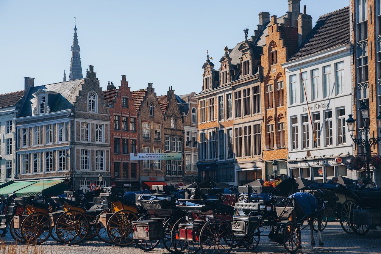   Market Square, Bruges, Belgium (ISO 400, 70 mm,  f /7.1, 1/100 s)  