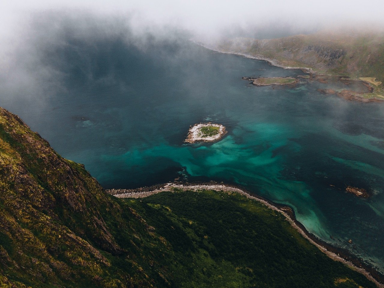   Offersøykammen, Lofoten, Norway (ISO 200, 4.5 mm,  f /2.8, 1/50 s)  