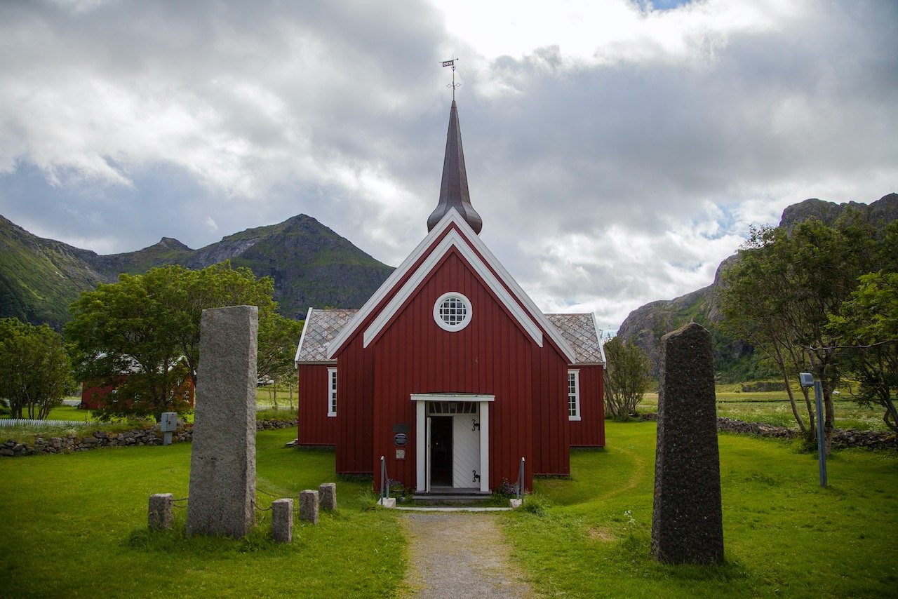   Flakstad Church, Lofoten, Norway (ISO 200, 24 mm,  f /4, 1/1600 s)  