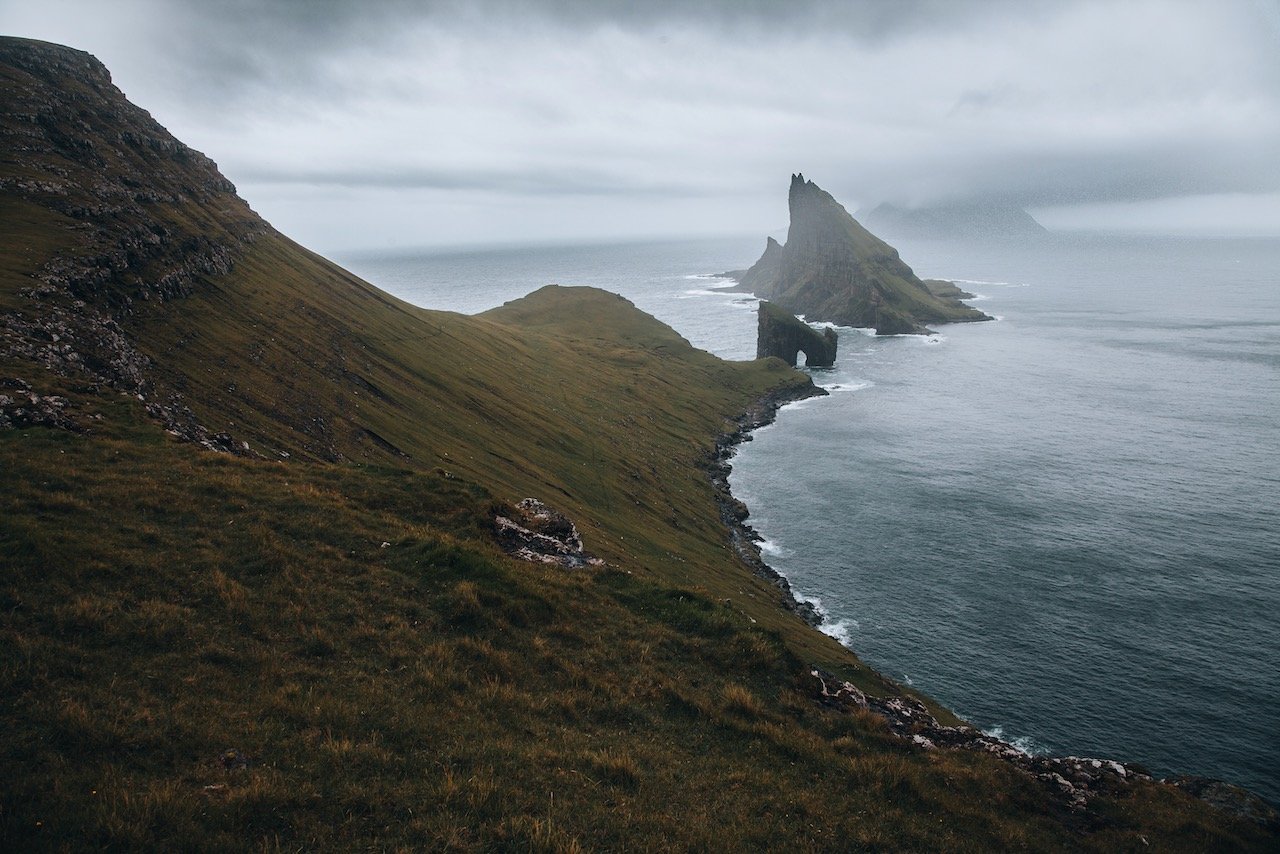   Drangarnir and Tindhólmur, Faroe Islands (ISO 200, 24 mm,  f /9, 1/200 s)  