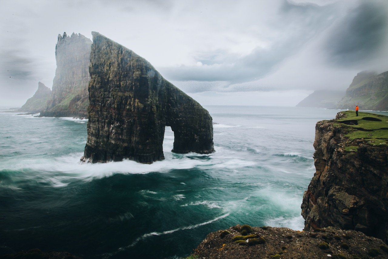   Drangarnir and Tindhólmur, Faroe Islands (ISO 100, 24 mm,  f /22, 1.3 s)  