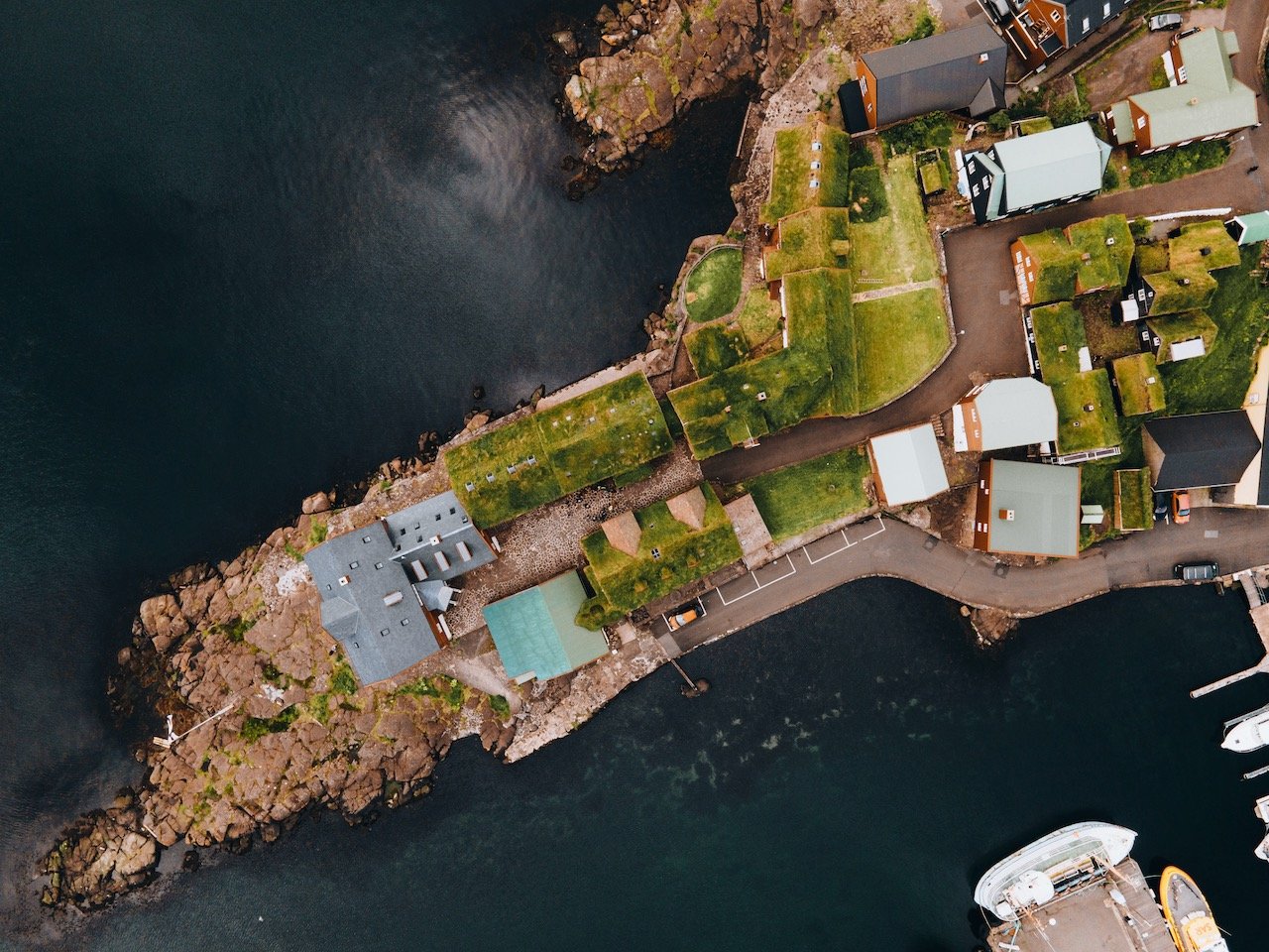   Tinganes Peninsula, Tórshavn, Faroe Islands (ISO 200, 4.5 mm,  f /2.8, 1/40 s)  