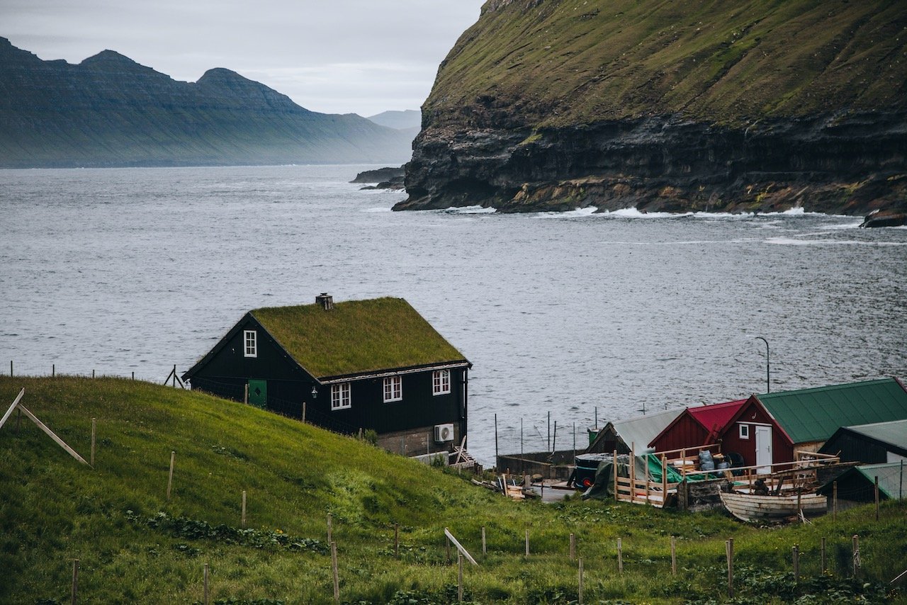  Gjógv, Eysturoy, Faroe Islands (ISO 400, 95 mm,  f /4, 1/640 s)  