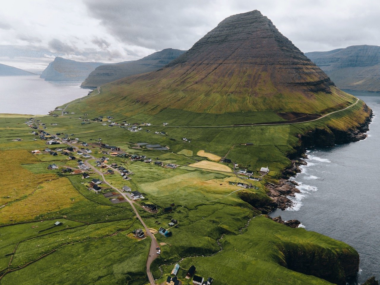   Malinsfjall, Vidoy, Faroe Islands (ISO 100, 4.5 mm,  f /2.8, 1/30 s)  